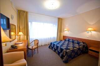Гостиница Нептун Санкт-Петербург Улучшенный двухместный номер с 1 кроватью или 2 отдельными кроватями-1